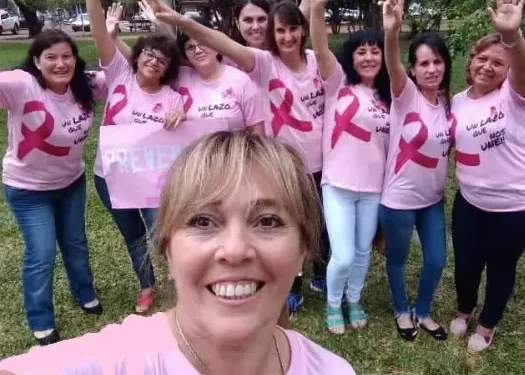 En Jardín América harán un lazo rosa humano, bicicleteada y caminata como cierre del mes Rosa