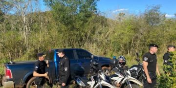La policía recuperó una camioneta robada a una familia en un violento asalto en Alem