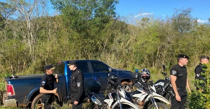 La policía recuperó una camioneta robada a una familia en un violento asalto en Alem