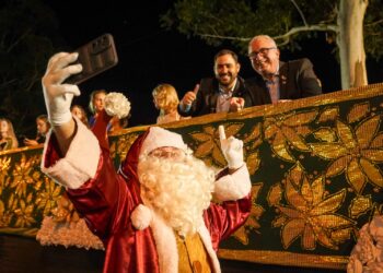 EL GOBERNADOR PASSALACQUA COMPARTIÓ LA MAGIA NAVIDEÑA CON LA COMUNIDAD DE LEANDRO N. ALEM