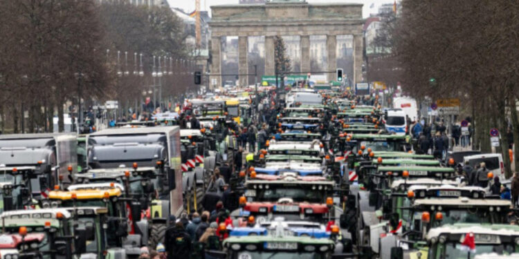 Tractorazo en Alemania: agricultores protestaron por quita de subsidios al diésel agrícola